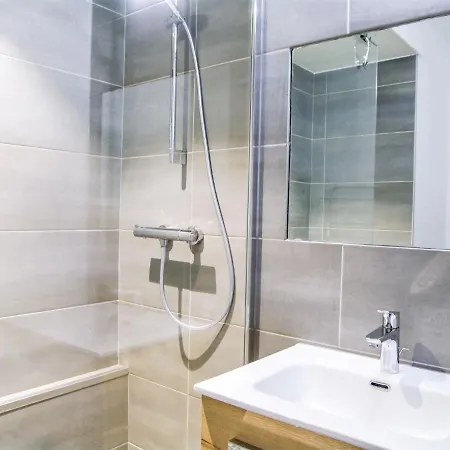 Gentiane-5 Apartamento *
